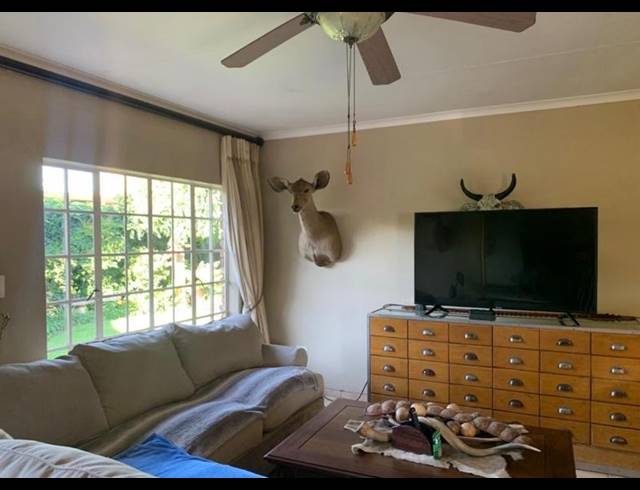 3 BEDROOM TOWNHOUSE FOR SALE IN VANDERBIJLPARK SE 3